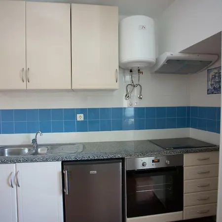 Caravel House