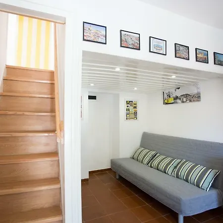 Caravel House *